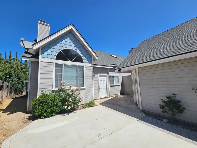 80-84 Brewer St in Templeton, CA - Building Photo - Building Photo