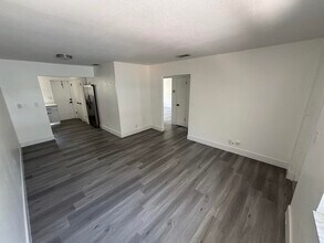 880 SE 12th St in Fort Lauderdale, FL - Building Photo - Building Photo