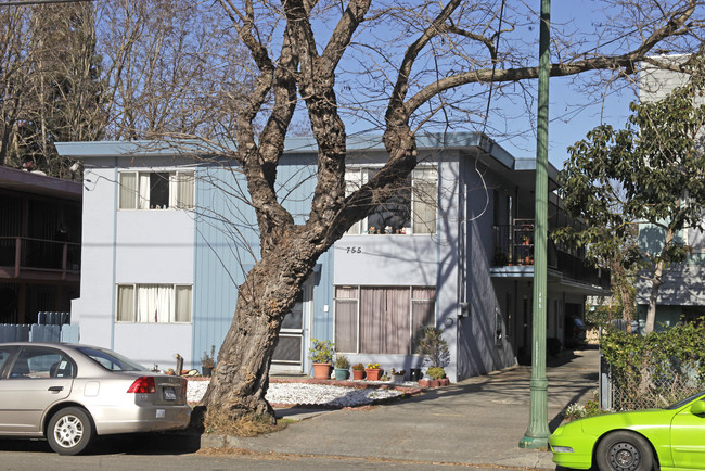 755 Lincoln Ave in Alameda, CA - Building Photo - Building Photo