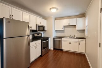 1102 Laurel St in Rome, NY - Building Photo - Building Photo