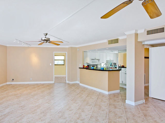 333 NE 21st Ave-Unit -404 in Deerfield Beach, FL - Building Photo