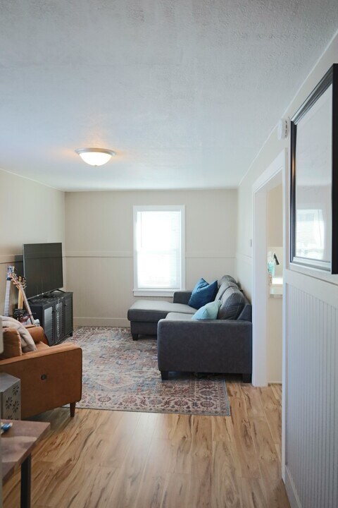 667 S Park Ave, Unit 667 Photo