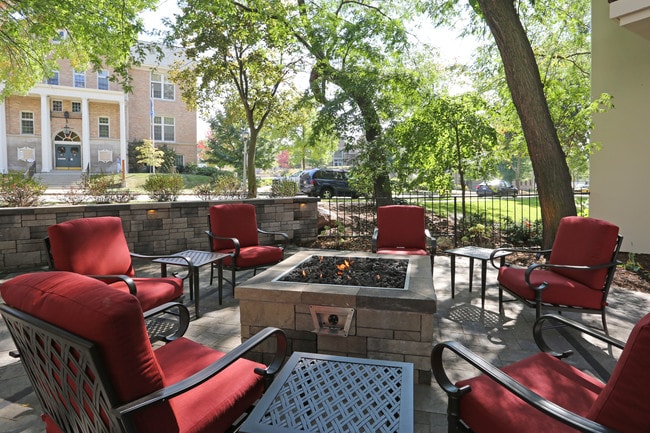 Fountainview in Shorewood, WI - Foto de edificio - Building Photo
