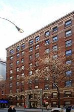 225 W 71st St in New York, NY - Building Photo - Building Photo