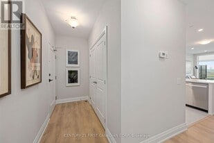 4286 King St E in Kitchener, ON - Building Photo
