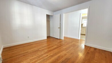 98 Sylvia St, Unit 1 in Lexington, MA - Building Photo - Building Photo