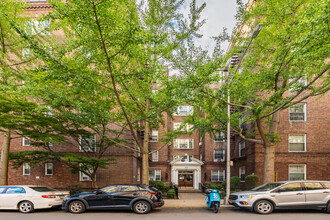 11007 73rd Rd in Forest Hills, NY - Foto de edificio - Building Photo