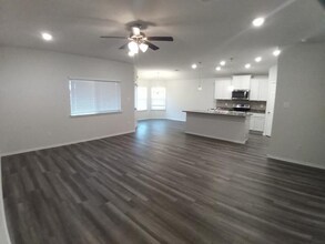 310 Tapaderos Path in Killeen, TX - Building Photo - Building Photo