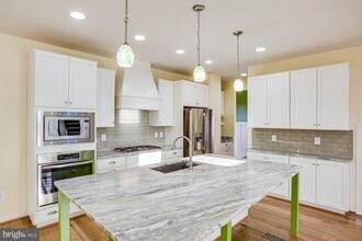 366 Embrey Mill Rd in Stafford, VA - Building Photo - Building Photo