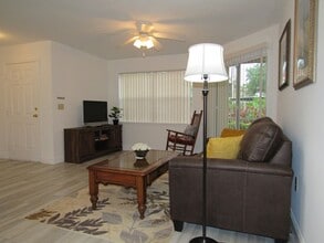 12640 Equestrian Cir in Ft. Myers, FL - Building Photo - Building Photo