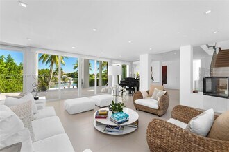 481 S Mashta Dr in Key Biscayne, FL - Building Photo - Building Photo