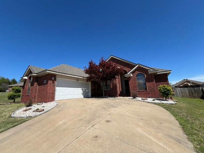 property at 2712 Northridge Cir