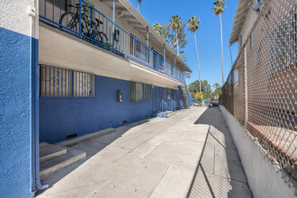 520 S St Louis St in Los Angeles, CA - Building Photo - Building Photo