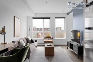 5555 14th Ave NW in Seattle, WA - Building Photo