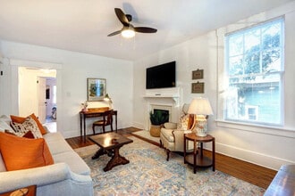 306 E Victory Dr in Savannah, GA - Building Photo - Building Photo