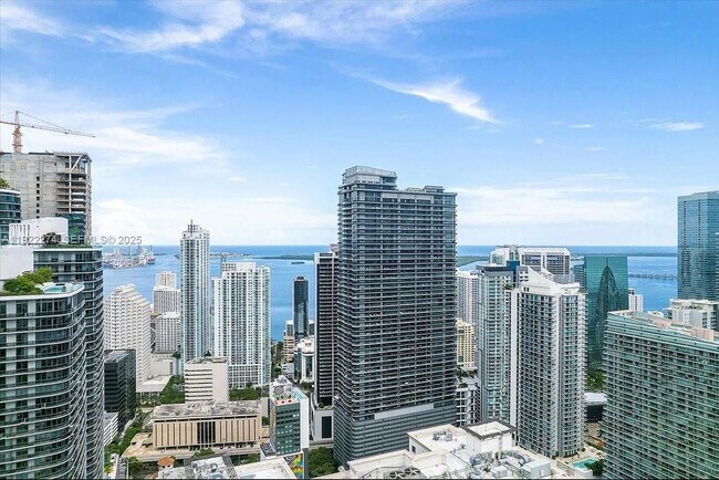 1000 Brickell Plaza in Miami, FL - Building Photo - Building Photo