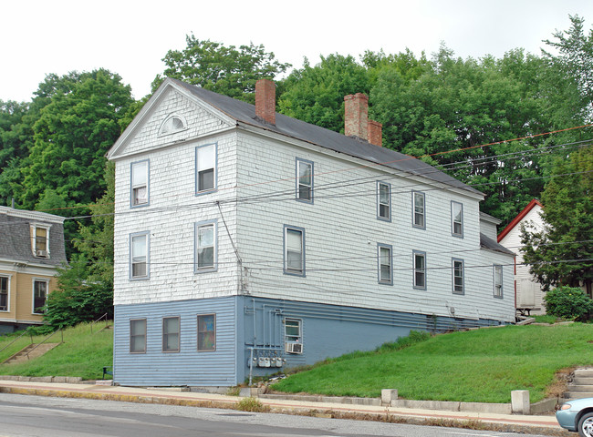 19 High St in Somersworth, NH - Building Photo - Building Photo