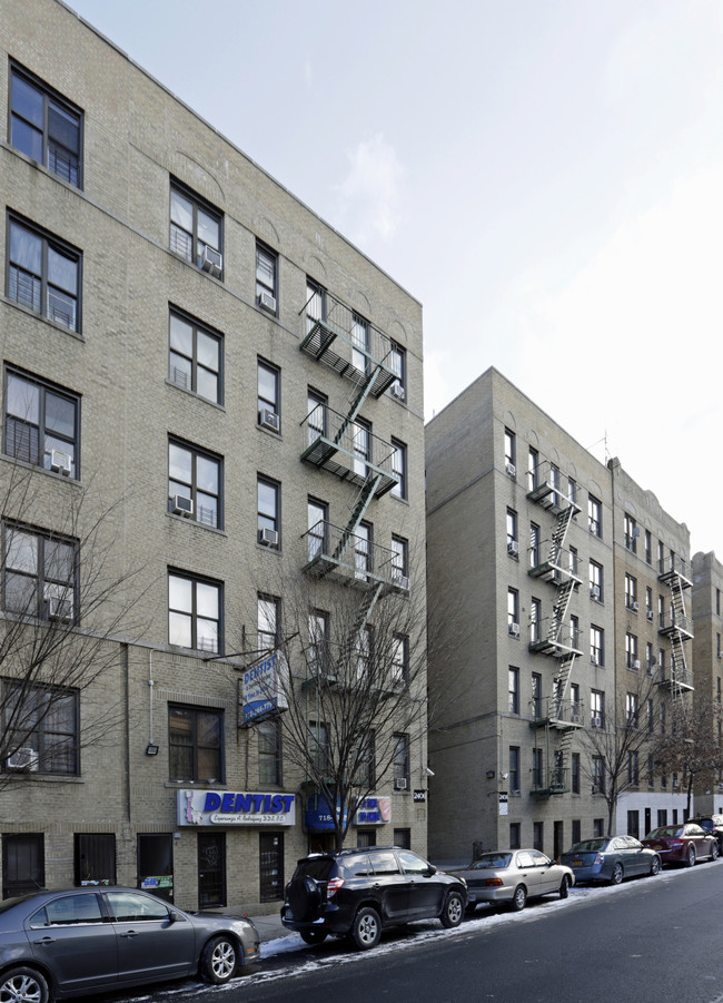 2406 Walton Ave in Bronx, NY - Building Photo - Building Photo