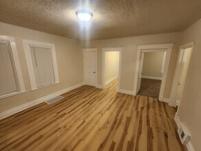 216 Adams St, Unit 1 in Rockford, IL - Building Photo - Building Photo