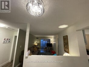 155 Hillcrest Ave in Mississauga, ON - Building Photo - Building Photo