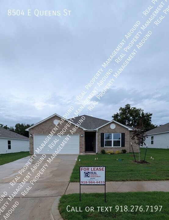 8504 E Queens St in Broken Arrow, OK - Building Photo