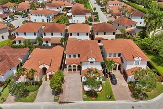 1007 NW 99th Ct in Miami, FL - Building Photo - Building Photo