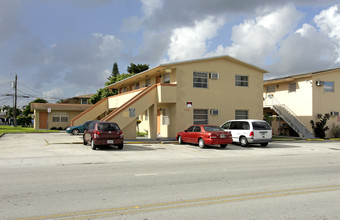 1420-1432 W 29th St in Hialeah, FL - Building Photo - Building Photo