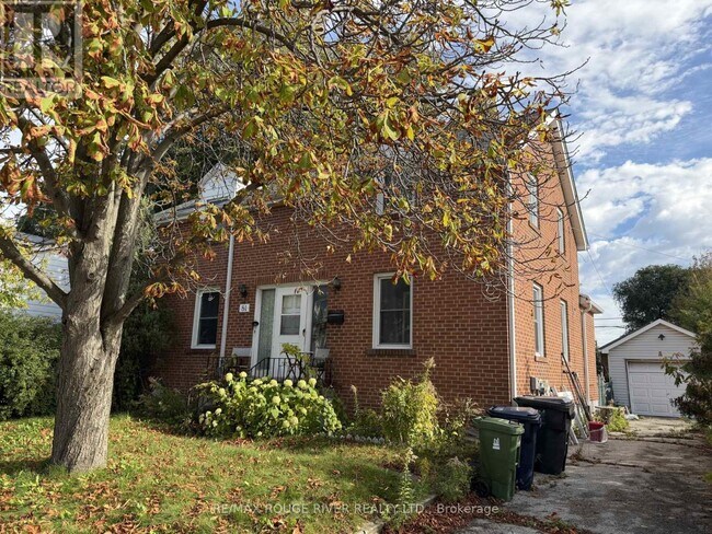 81 Westbourne Ave in Toronto, ON - Building Photo - Building Photo