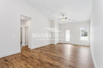 1861-1861 S Hickory Creek Ct in Wichita, KS - Building Photo - Building Photo