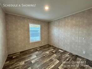 4614 E Old Trail Rd in Columbia City, IN - Building Photo - Building Photo