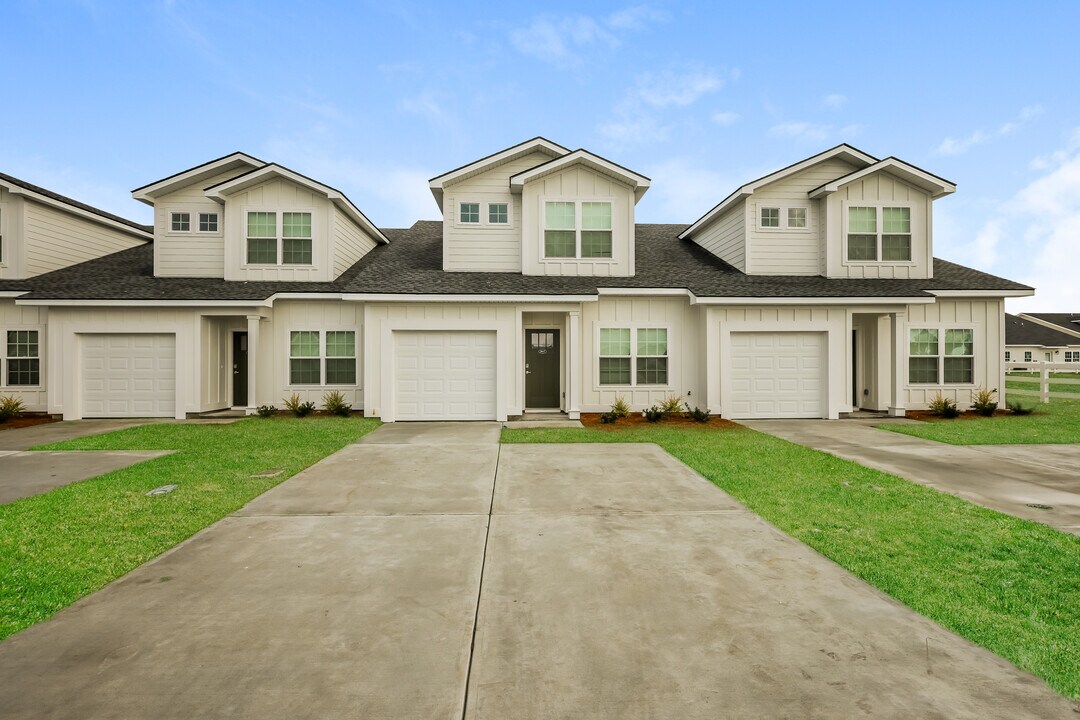 3017 Par Ln in Brunswick, GA - Building Photo