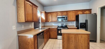 1121 Beaverwood Ln in Crowley, TX - Building Photo - Building Photo