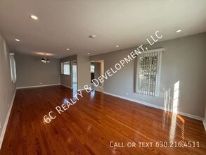 344 Boulder Dr in Glendale Heights, IL - Building Photo - Building Photo