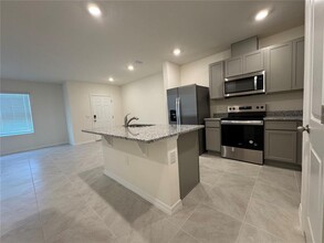 428 Preston Cv Dr in St. Cloud, FL - Building Photo - Building Photo