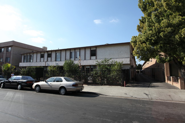 Antigua Apartments in Canoga Park, CA - Building Photo - Building Photo