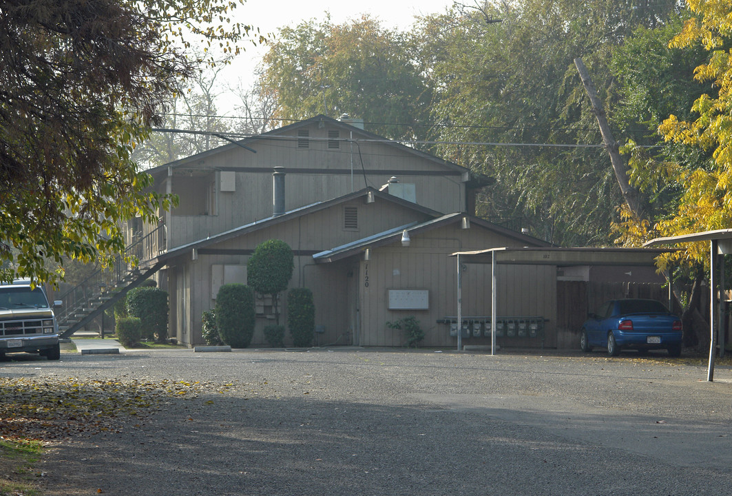 1120 E Fedora Ave in Fresno, CA - Building Photo