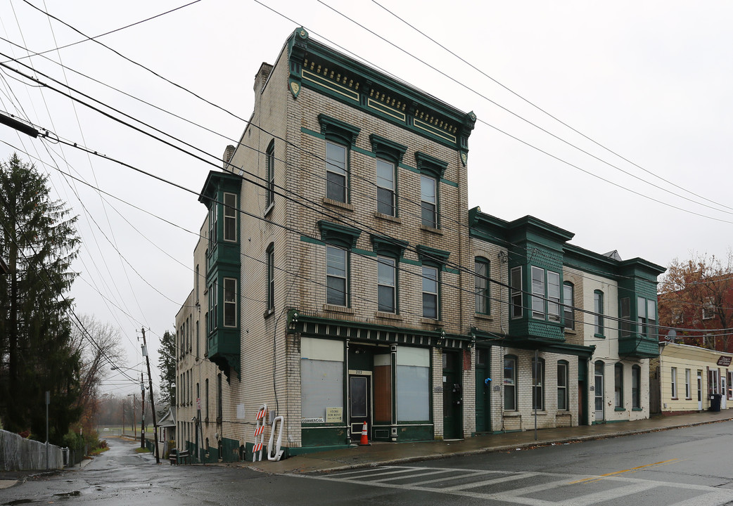 202-204 Ontario St in Cohoes, NY - Building Photo