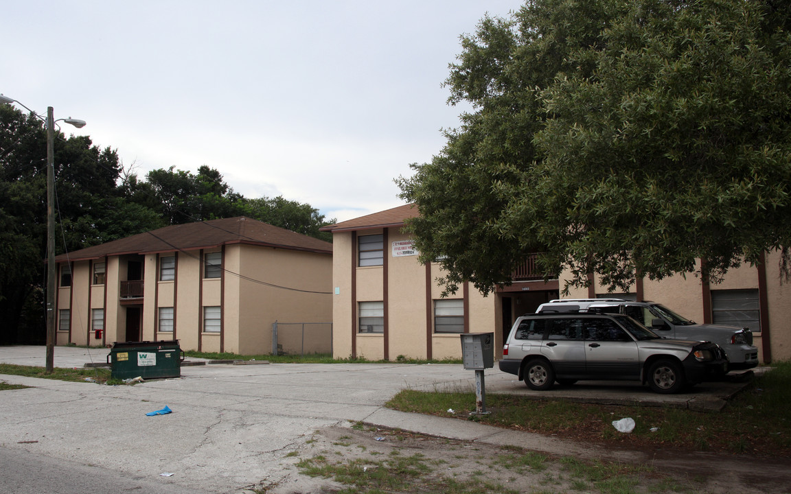 14303-14305 N 18th St in Tampa, FL - Building Photo