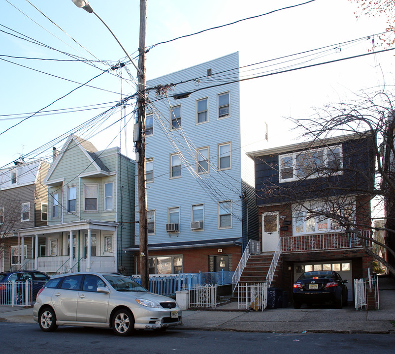 17 Lembeck Ave in Jersey City, NJ - Building Photo