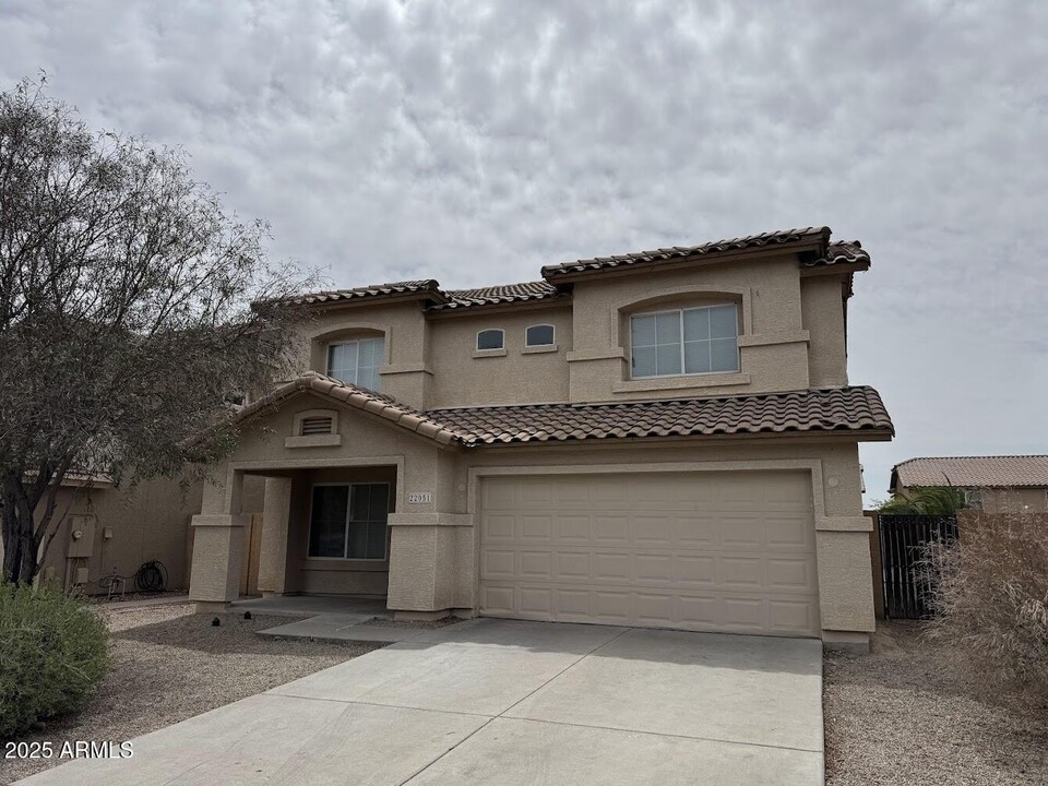 22051 W Papago St in Buckeye, AZ - Building Photo