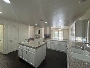 74081 W Petunia Pl in Palm Desert, CA - Building Photo - Building Photo