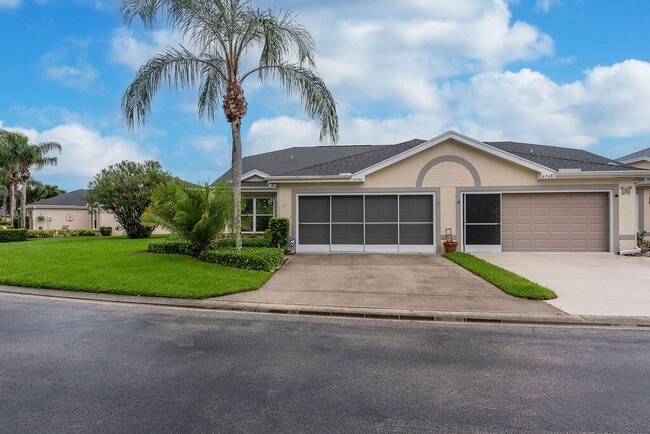 4246 SE Home Way in Port St. Lucie, FL - Building Photo - Building Photo