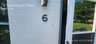 6 Southpoint Dr in Amherst, MA - Building Photo