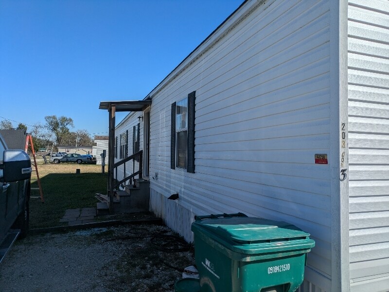 203 E Lincoln St in Sulphur, LA - Building Photo