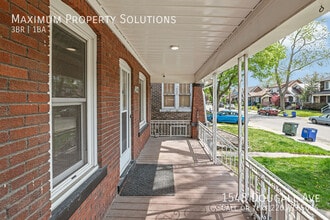 1548 Dougall Ave in Windsor, ON - Building Photo - Building Photo