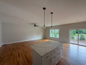 7 Chatsworth Ct in Manchester, CT - Building Photo - Building Photo