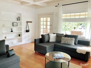 2005 N Beachwood Dr in Los Angeles, CA - Building Photo - Building Photo