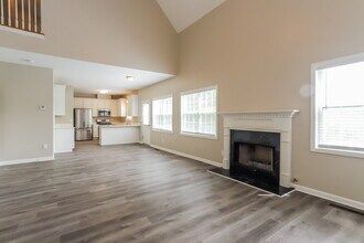 3658 Deer Trail NW in Kennesaw, GA - Foto de edificio - Building Photo