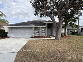 4505 Bedford Ct E in Bradenton, FL - Building Photo
