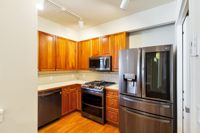 108 2nd Ave S, Unit 210 in Kirkland, WA - Building Photo - Building Photo